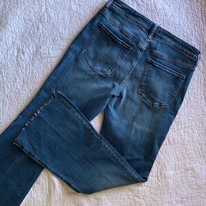 QUINCE LUNA STRETCH FLARE JEANS 30”
TWILIGHT BLUE FRAY ORGANIC COTTON LIKE NEW